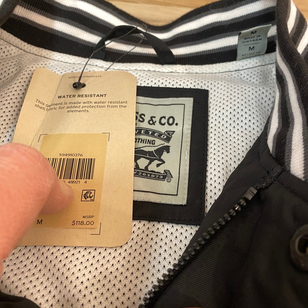 Levis Mens Water Resistant Varsity Bomber Jacket Black Medium NEW $118 - Picture 4 of 10